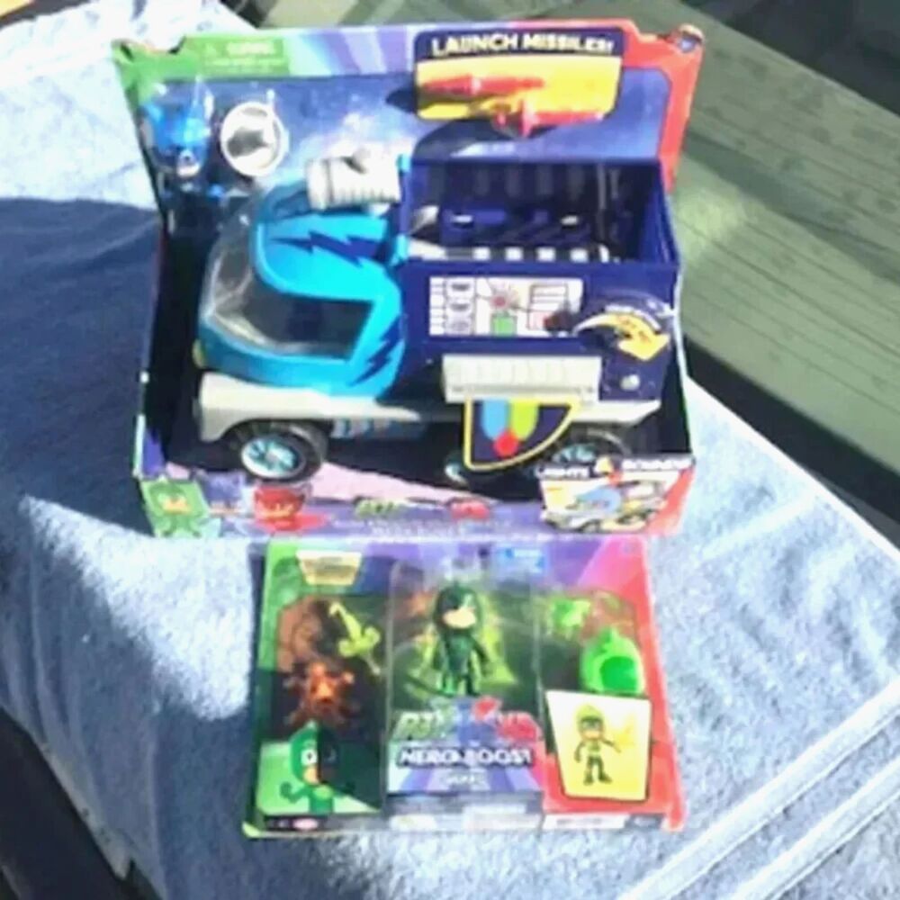 PJ MASK Super Moon Adventure Mega Rover Vehicle . Includes Catboy & Extra Gecko